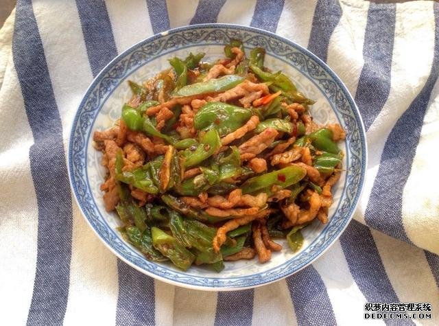 同学聚会点了9个菜,满满家乡记忆,每道都抢手,女生也能吃3碗饭