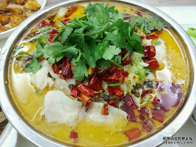 同学聚会点了9个菜,满满家乡记忆,每道都抢手,女生也能吃3碗饭