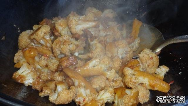 花菜烧肉做法,色香味俱全,能让你多吃几碗饭