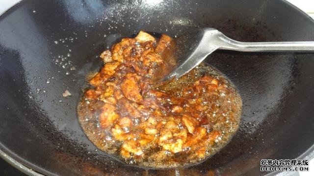 花菜烧肉做法,色香味俱全,能让你多吃几碗饭