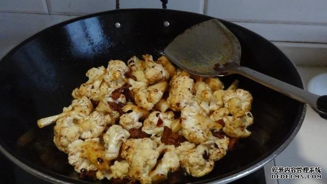 花菜烧肉做法,色香味俱全,能让你多吃几碗饭