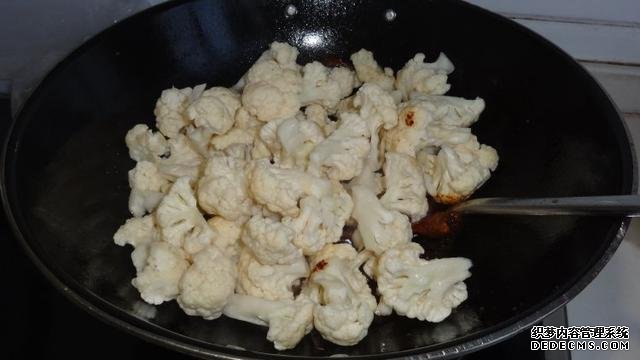 花菜烧肉做法,色香味俱全,能让你多吃几碗饭