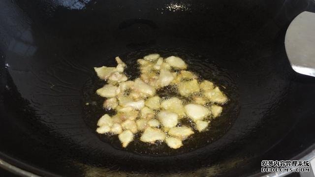 花菜烧肉做法,色香味俱全,能让你多吃几碗饭