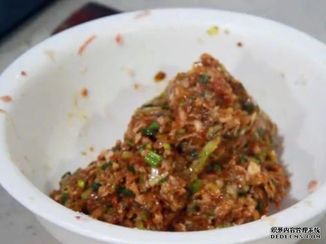 教你做个懒人小笼包,面都不用揉,个个皮薄馅大,一口咬下去爆汁