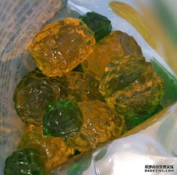 公认“最坑”的3款糖果,口感极差价格却老高,星空棒棒糖上榜