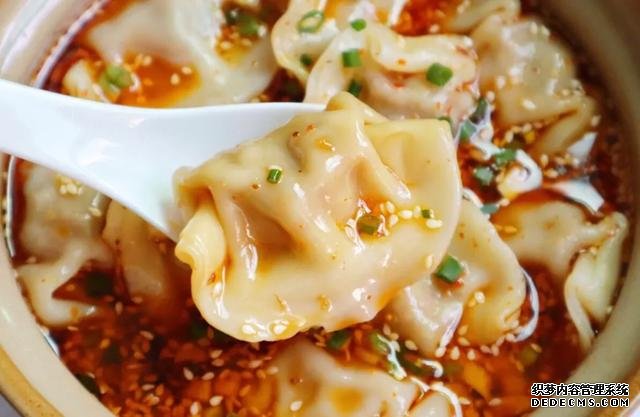 酸辣开胃的酸汤水饺,吃完实在是太爽了