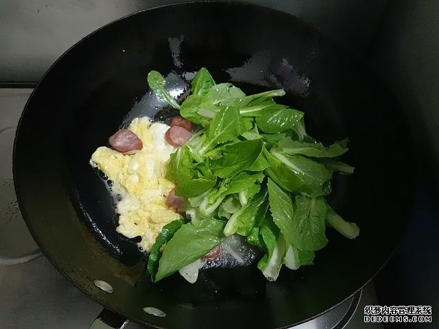 好吃到舔盘的时蔬炒面,十分钟搞定,不知吃什么的时候,就吃它吧