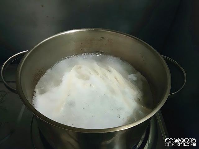 好吃到舔盘的时蔬炒面,十分钟搞定,不知吃什么的时候,就吃它吧