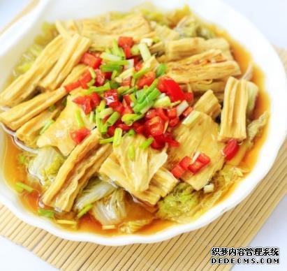 美食推荐:娃娃菜腐竹、咸蛋黄茶树菇、薄荷羊肉、五香鸡爪的做法