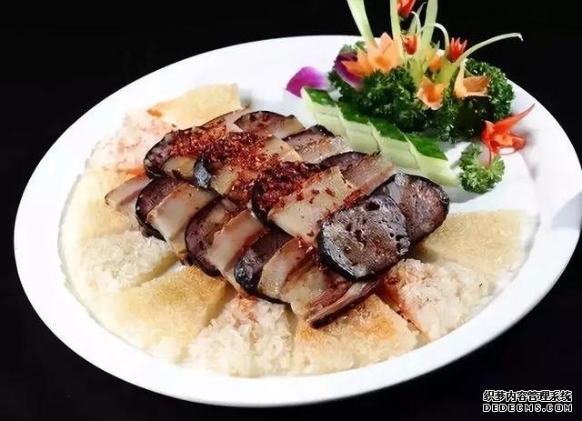 舌尖上的诱惑:生焗鲜鲍仔、椒盐小土豆、腊香锅巴,值得推荐