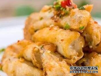 椒盐九肚鱼,虎皮青椒,秘制湘锅鸡这几道家常菜的做法