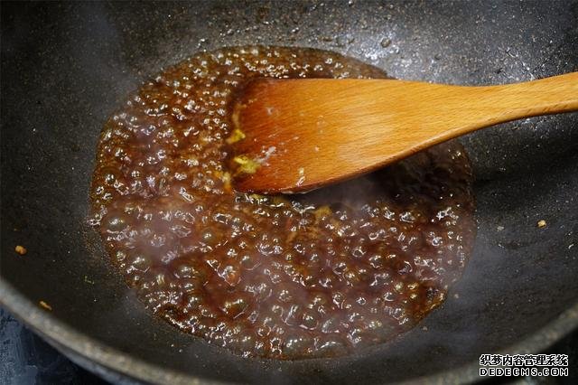 炒鸡蛋,多加几味料变螃蟹味,家人吃上瘾的“赛螃蟹”,超下饭