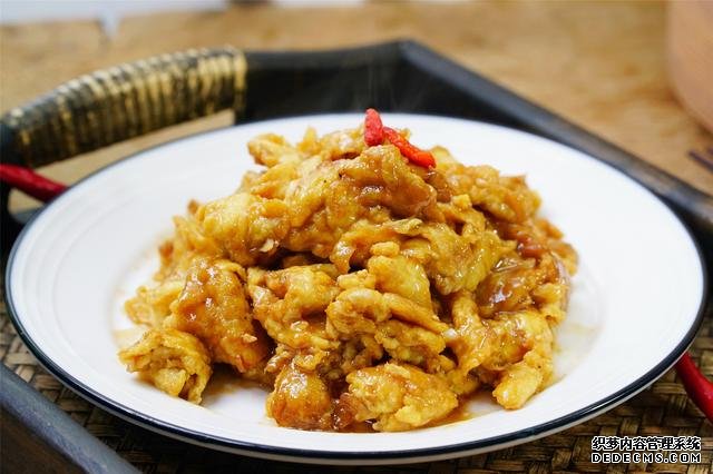炒鸡蛋,多加几味料变螃蟹味,家人吃上瘾的“赛螃蟹”,超下饭