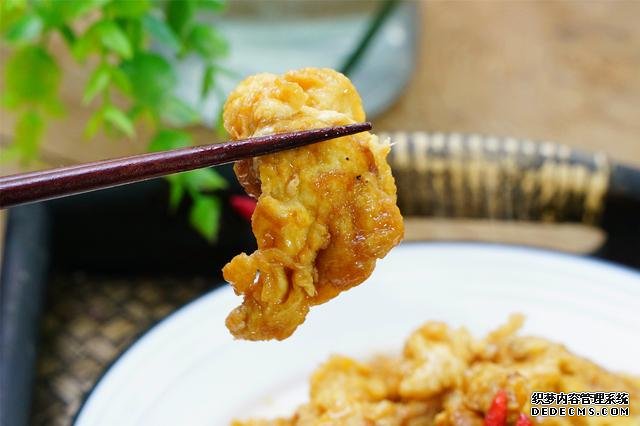 炒鸡蛋,多加几味料变螃蟹味,家人吃上瘾的“赛螃蟹”,超下饭