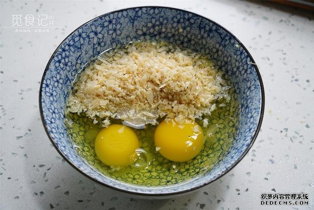炒鸡蛋,多加几味料变螃蟹味,家人吃上瘾的“赛螃蟹”,超下饭