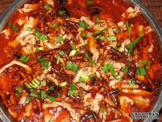 家庭版自制水煮肉,肉嫩软滑,麻辣鲜香,每次做都不够吃