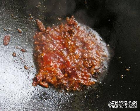 家庭版自制水煮肉,肉嫩软滑,麻辣鲜香,每次做都不够吃