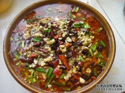 家庭版自制水煮肉,肉嫩软滑,麻辣鲜香,每次做都不够吃