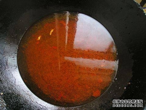 家庭版自制水煮肉,肉嫩软滑,麻辣鲜香,每次做都不够吃