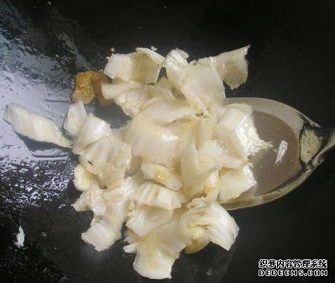 家庭版自制水煮肉,肉嫩软滑,麻辣鲜香,每次做都不够吃