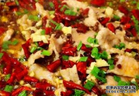 家常菜才是最解馋的,简单焖一焖,汁鲜肉香,看她馋到舔盘