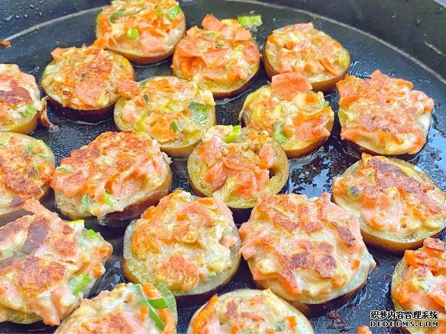 茄子不要用来炒和炖,香煎茄子煲口感嫩软浓香,是老少皆宜的菜品