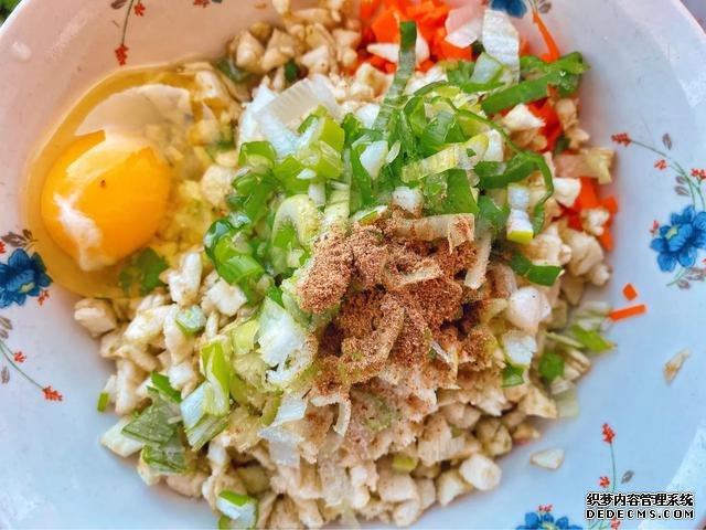 茄子不要用来炒和炖,香煎茄子煲口感嫩软浓香,是老少皆宜的菜品