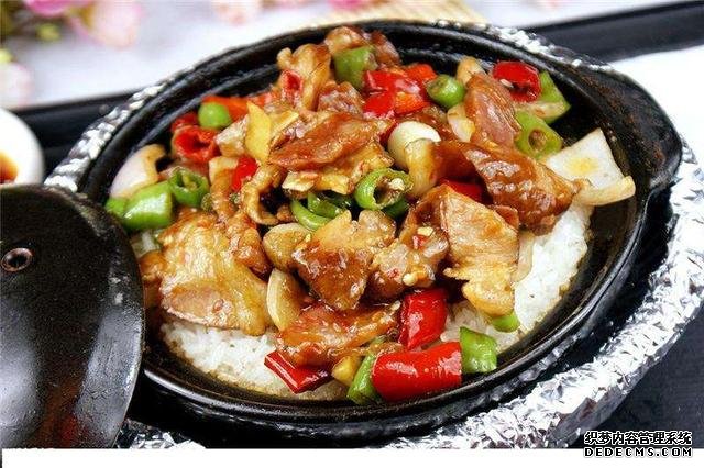 好吃的煲仔饭,有饭有菜,营养丰富,省时省力又省心