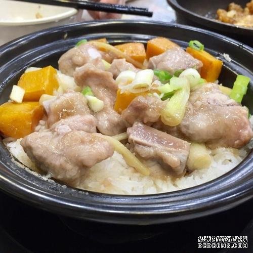 好吃的煲仔饭,有饭有菜,营养丰富,省时省力又省心
