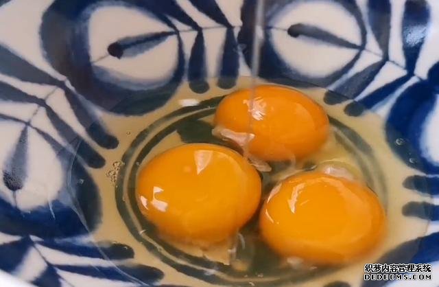 1块豆腐加1把秋葵,不蒸不炒不凉拌,出锅比吃肉还香,超过瘾