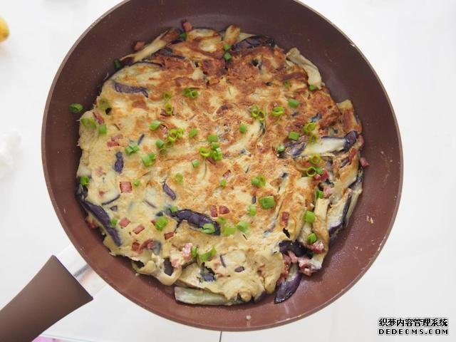 茄子换种做法，搭配牛肉做“披萨”，味道特别值得尝试