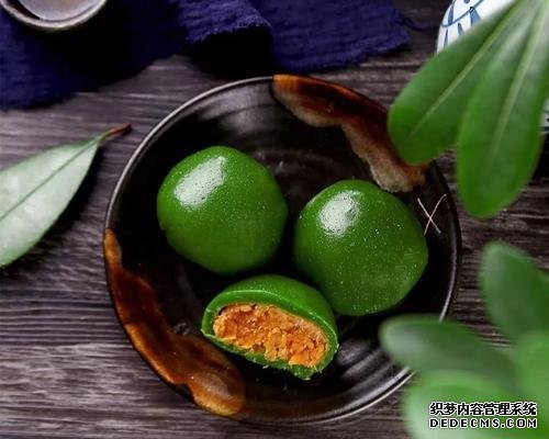 时近清明,“青团”可不能少,油绿如玉,香糯可口,天然绿色小吃