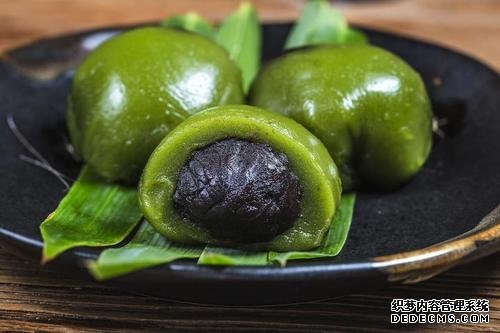 时近清明,“青团”可不能少,油绿如玉,香糯可口,天然绿色小吃