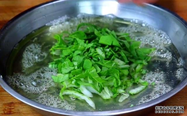 鸡蛋别再炒着吃,教你新做法,不炒不炖不油炸,出锅比肉香