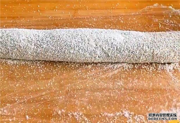 家里糯米粉别浪费了,只需简单一做,又香又糯,吃一次就难以忘记