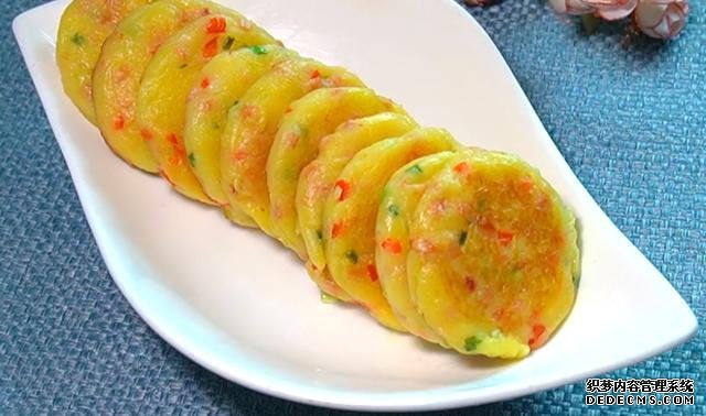 土豆饼最简单好吃的做法,外酥里嫩,鲜香又营养,全家人都喜欢