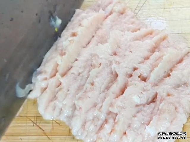 春天要多吃胡萝卜,教你秘制新吃法,不炒也不腌,上桌3斤吃不够