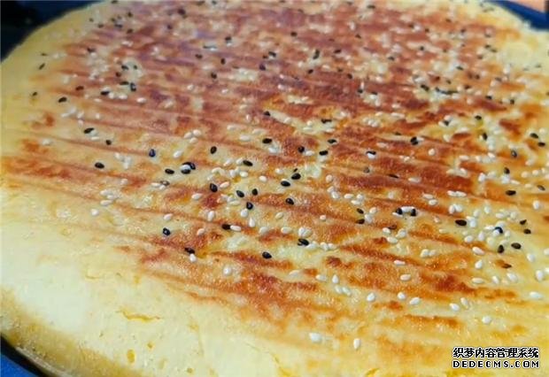 春天玉米面这样做,不炸不蒸,只需简单一做,家里的小孩都很爱吃