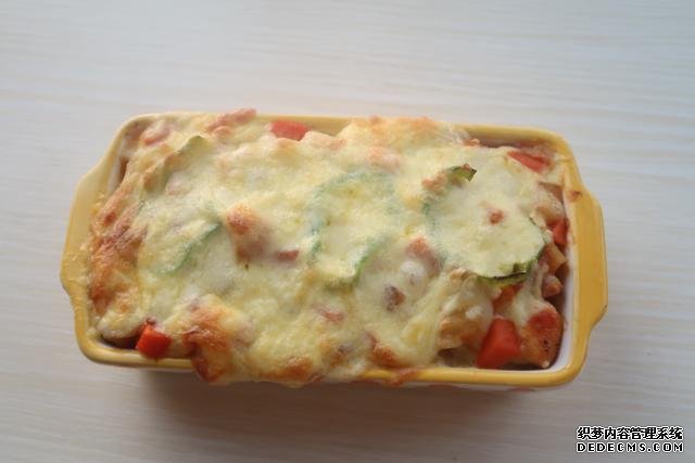 芝士控不可错过的番茄鸡肉焗饭,无敌拉丝