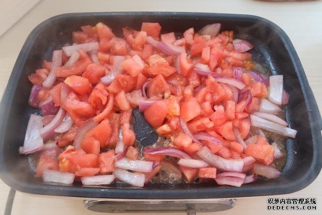芝士控不可错过的番茄鸡肉焗饭,无敌拉丝
