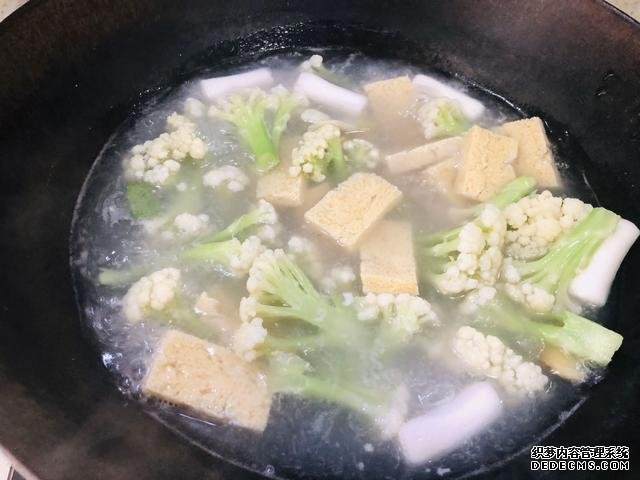 天热没食欲,我家就来一碗这个开胃菜,快速上桌,麻辣鲜香特过瘾