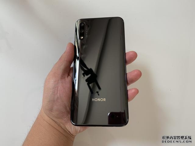 给荣耀X10让路,荣耀9X提前跌至“清仓价”,老用户:不想说再见