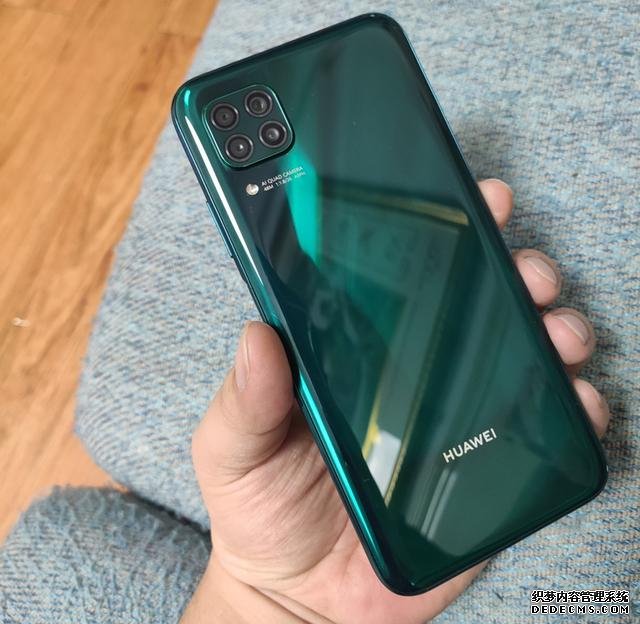 被称为华为版的“iPhone 11”,从2199跌至1499,8GB运存+40W快充