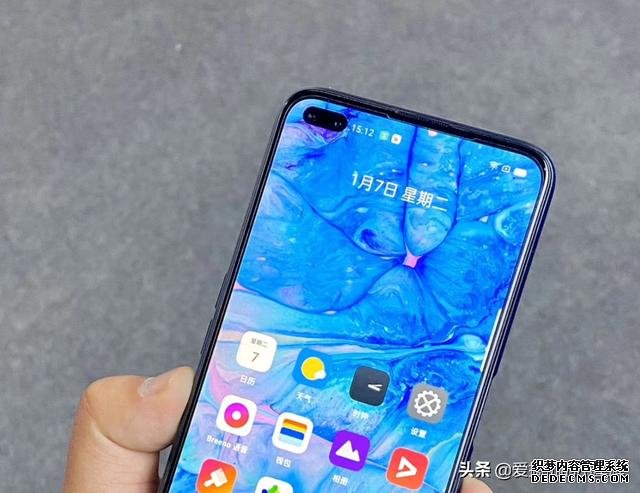友商良心之作,骁龙765G+6400万四摄仅1899,有120Hz+30W快充