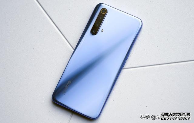 友商良心之作,骁龙765G+6400万四摄仅1899,有120Hz+30W快充