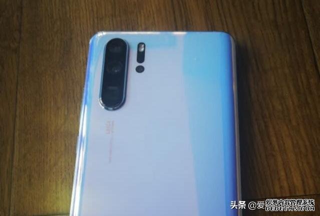 P30 Pro大跳水,IP68防水+40W快充跳水2289,还值得买吗?
