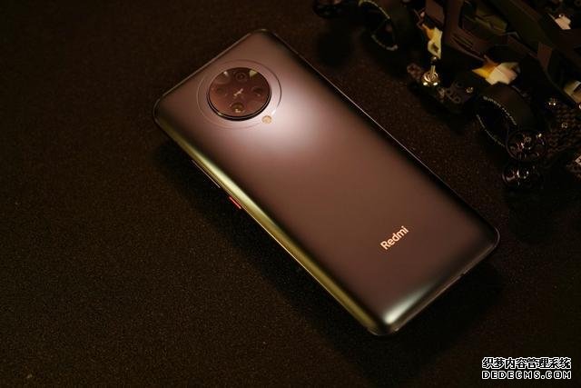 卢伟冰良心了!骁龙865+4700mAh+升降式镜头,3799元还要啥自行车