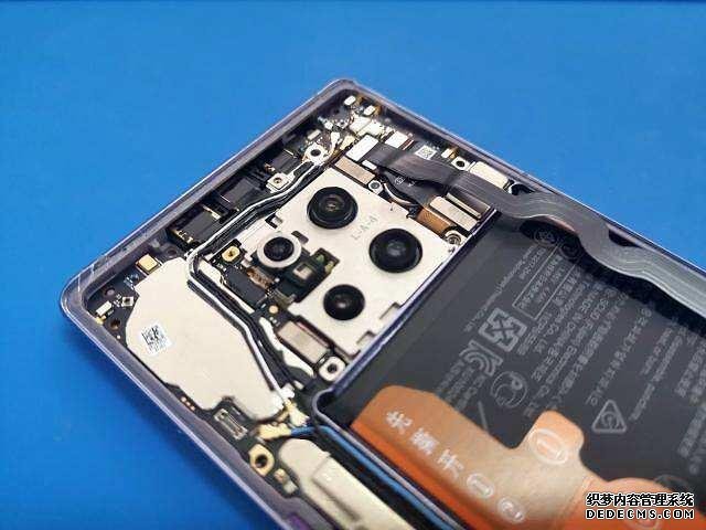 华为mate30Pro 5G拆机!面对美国制裁升级,完全国产化道路有多难