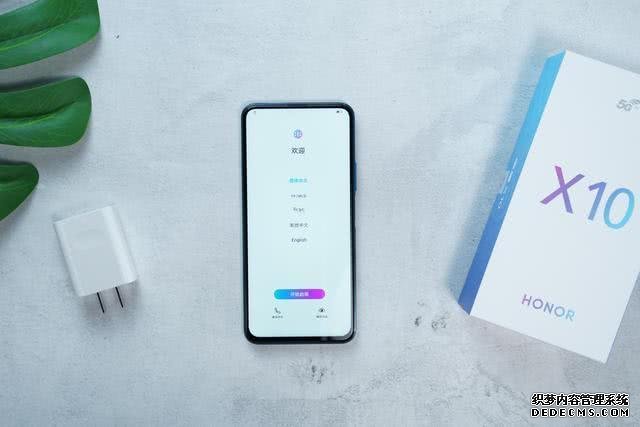 麒麟820+真全面屏?双模5G仅1899元起,荣耀X10才是真香机