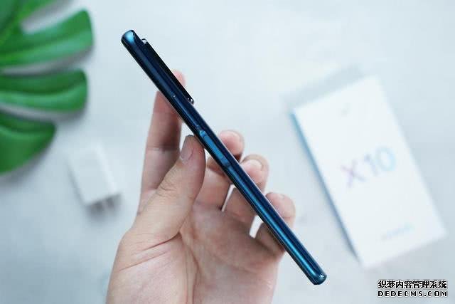 麒麟820+真全面屏?双模5G仅1899元起,荣耀X10才是真香机